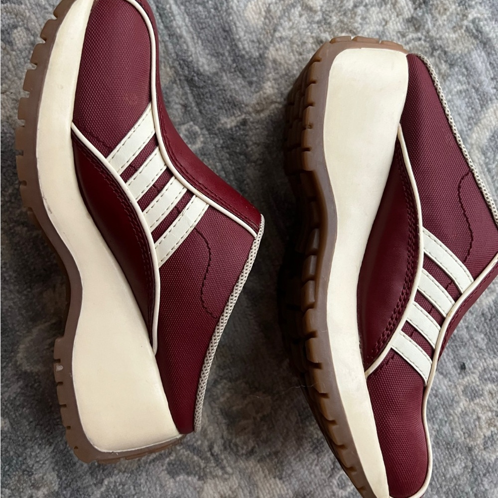 Y2K 90’s chunky platform mules